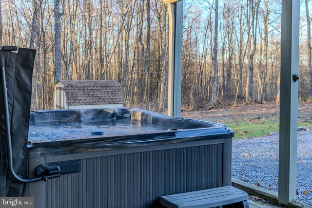 220 WOODLANDS HILL LN, Oakland, MD 21550