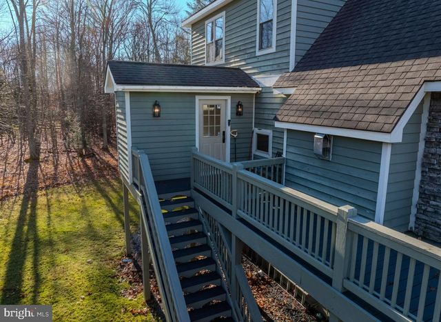 220 WOODLANDS HILL LN, Oakland, MD 21550