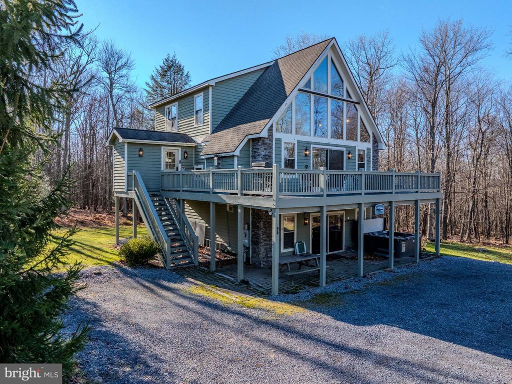 220 WOODLANDS HILL LN, Oakland, MD 21550