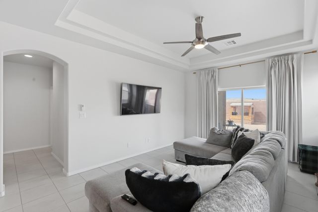 260 Capulin Peak Avenue SW, Los Lunas, NM 87031