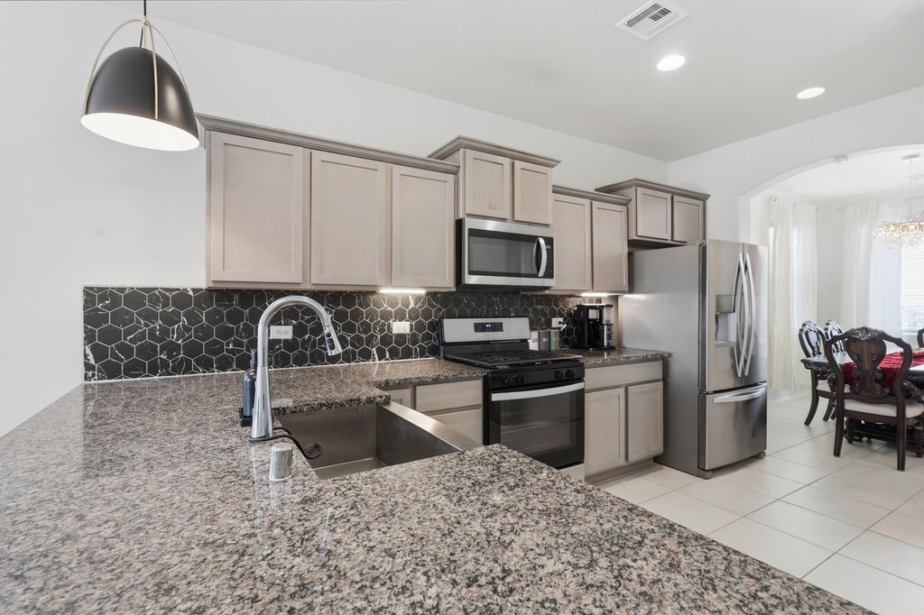 260 Capulin Peak Avenue SW, Los Lunas, NM 87031