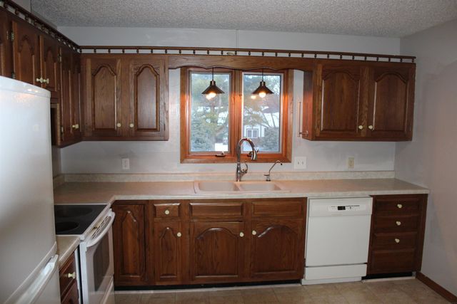 3454 Georgetown Drive, Waterloo, IA 50701