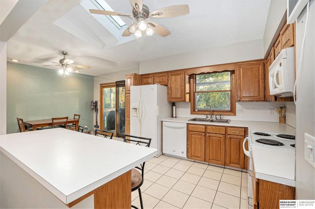 9405 Maplewood Boulevard, Omaha, NE 68134