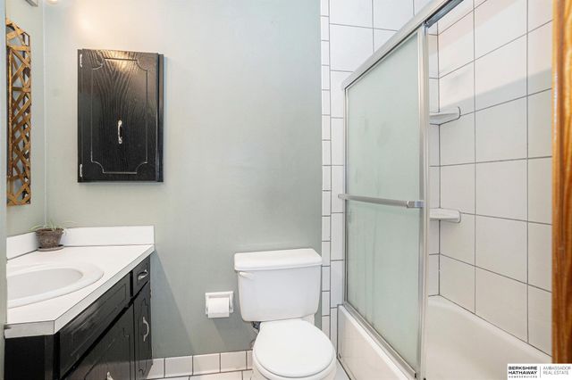 9405 Maplewood Boulevard, Omaha, NE 68134