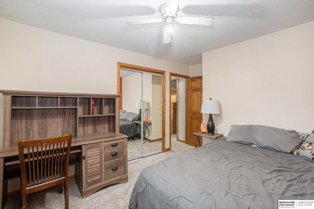 9405 Maplewood Boulevard, Omaha, NE 68134