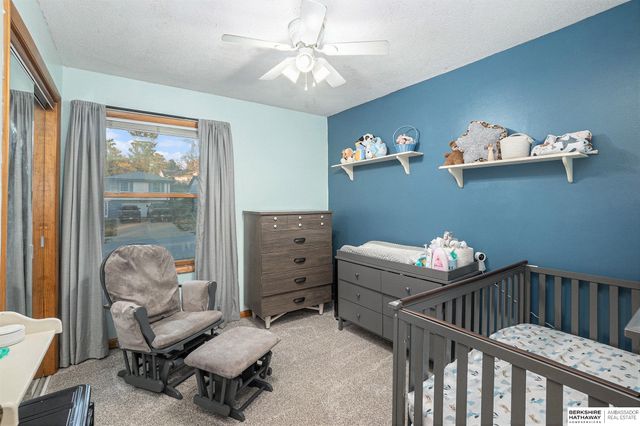 9405 Maplewood Boulevard, Omaha, NE 68134