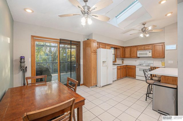 9405 Maplewood Boulevard, Omaha, NE 68134