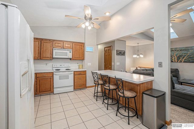 9405 Maplewood Boulevard, Omaha, NE 68134