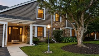 103 Marble Hill Court B2, Schaumburg, IL 60193