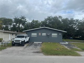 353 SW 19th Avenue, Fort Lauderdale, FL 33312
