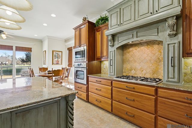 12484 Legacy Hills Dr, Geismar, LA 70734