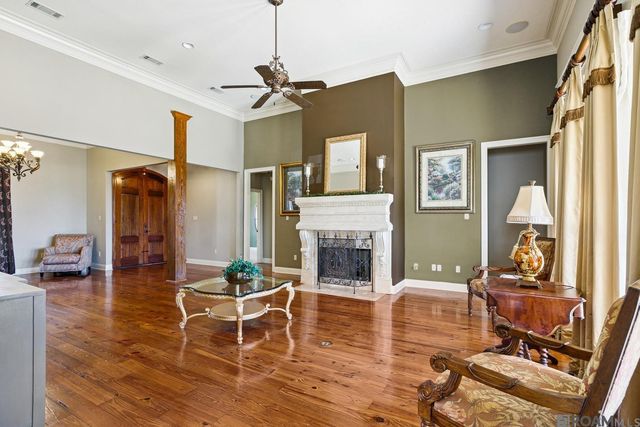 12484 Legacy Hills Dr, Geismar, LA 70734