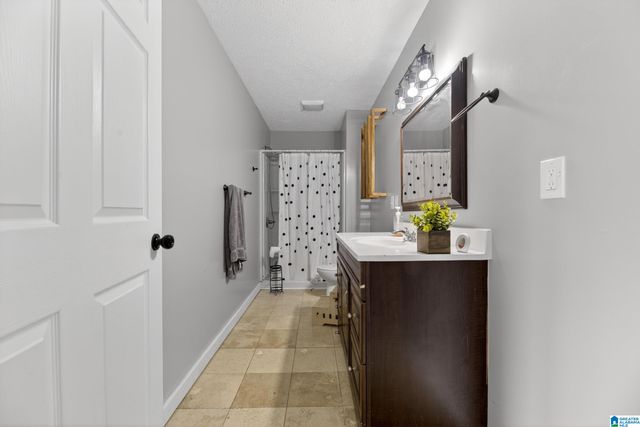 1424 DEARMANVILLE ROAD, Anniston, AL 36207