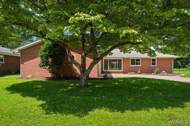 17 Joseph Drive, Fairview Heights, IL 62208