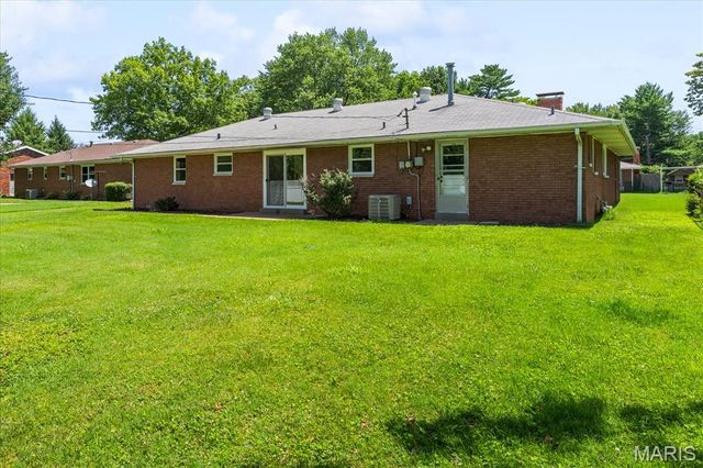 17 Joseph Drive, Fairview Heights, IL 62208