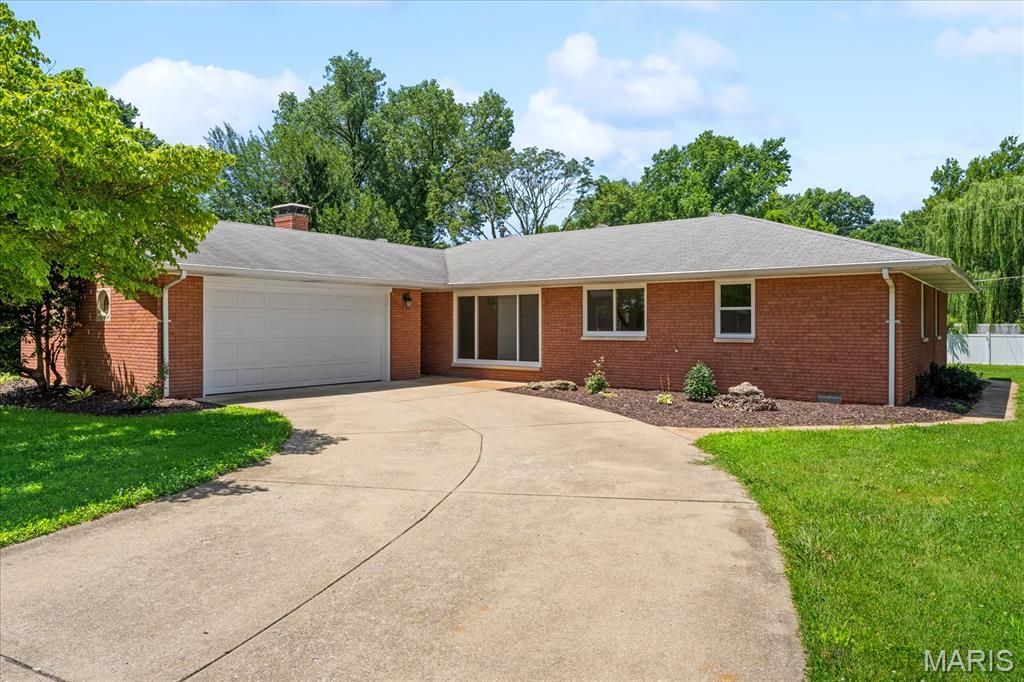 17 Joseph Drive, Fairview Heights, IL 62208