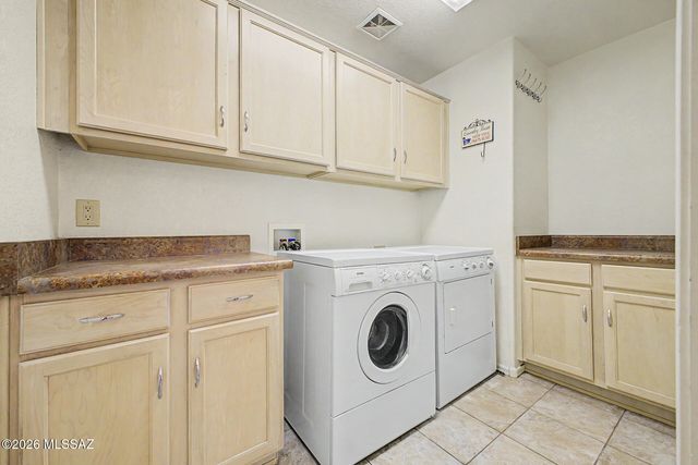 1440 N Goldeneye Way, Green Valley, AZ 85614