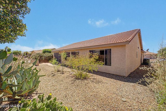 1440 N Goldeneye Way, Green Valley, AZ 85614