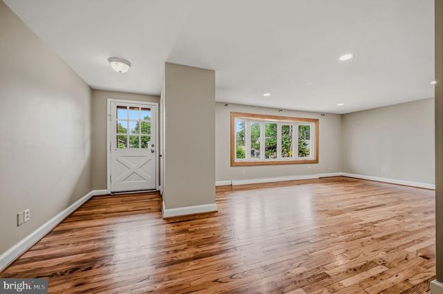 8 PROSPECT AVE, Wilmington, DE 19803