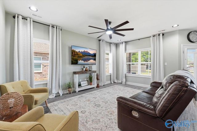 9107 Monteagle Boulevard, Owens Cross Roads, AL 35763