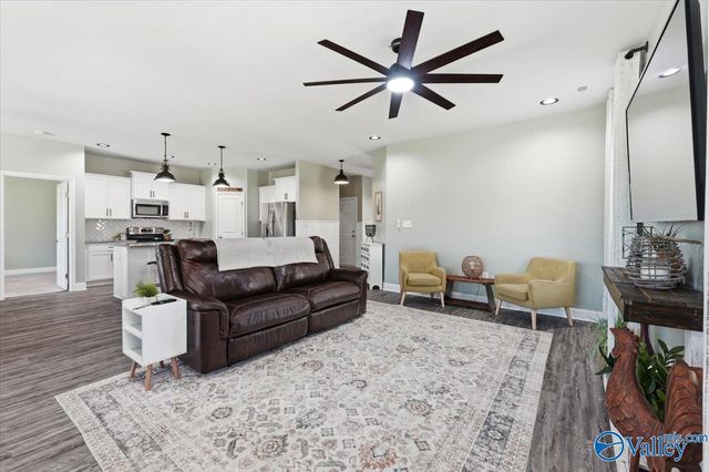 9107 Monteagle Boulevard, Owens Cross Roads, AL 35763