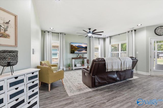 9107 Monteagle Boulevard, Owens Cross Roads, AL 35763