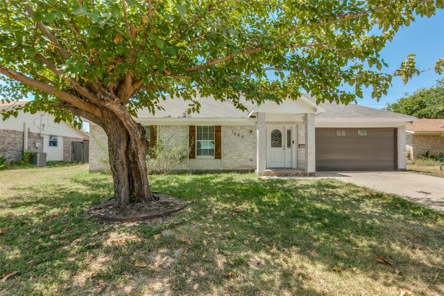 1205 Briarcove Drive, Richardson, TX 75081