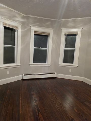 17 Warren St 1, Peabody, MA 01960