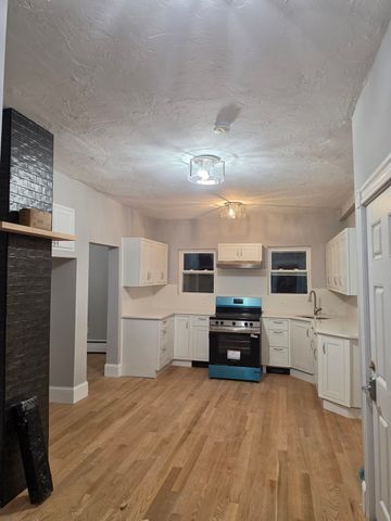 17 Warren St 1, Peabody, MA 01960