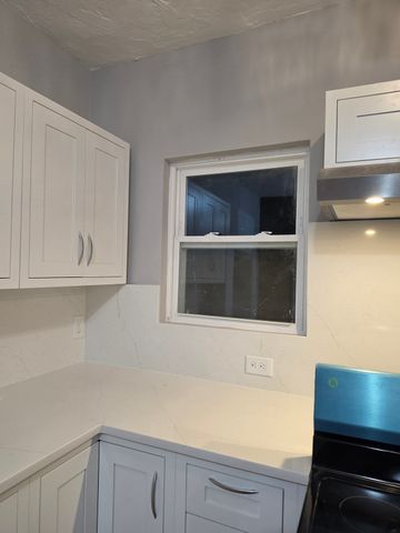 17 Warren St 1, Peabody, MA 01960