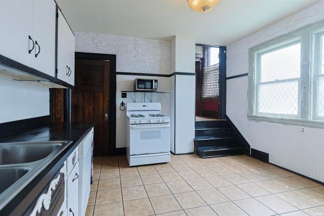 1232 E Lincoln Way, South Bend, IN 46601