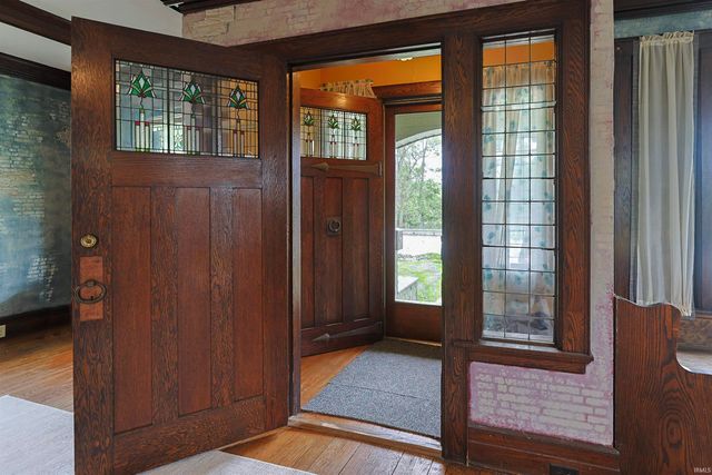 1232 E Lincoln Way, South Bend, IN 46601