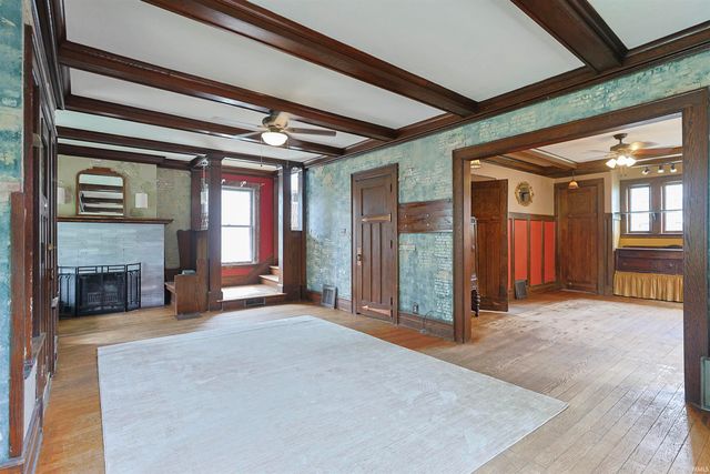 1232 E Lincoln Way, South Bend, IN 46601