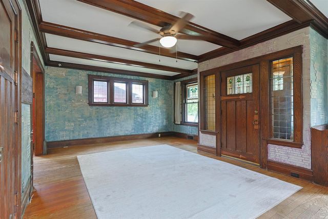 1232 E Lincoln Way, South Bend, IN 46601