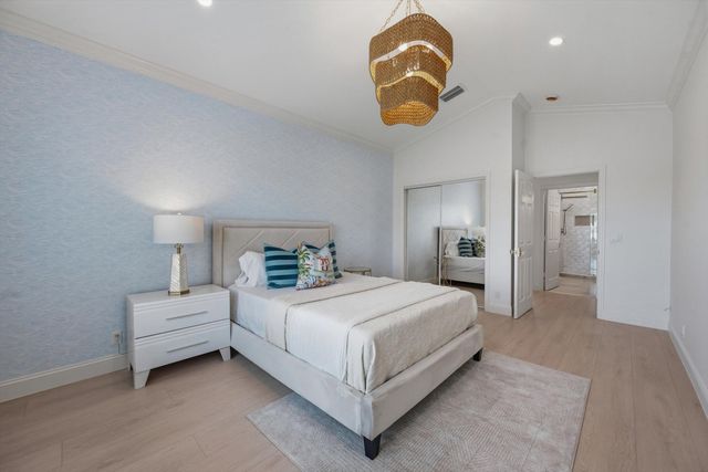 17104 Crossgate Drive, Jupiter, FL 33477