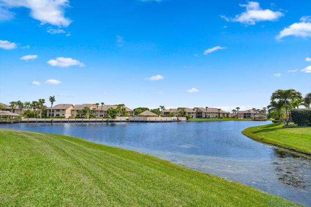 17104 Crossgate Drive, Jupiter, FL 33477