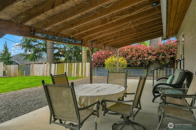 8240 Cedarhome Drive, Stanwood, WA 98292