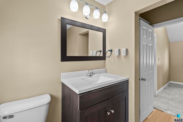 817 W 12th St Street, Sioux Falls, SD 57104