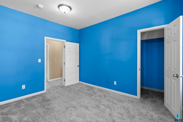 817 W 12th St Street, Sioux Falls, SD 57104