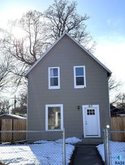 817 W 12th St Street, Sioux Falls, SD 57104