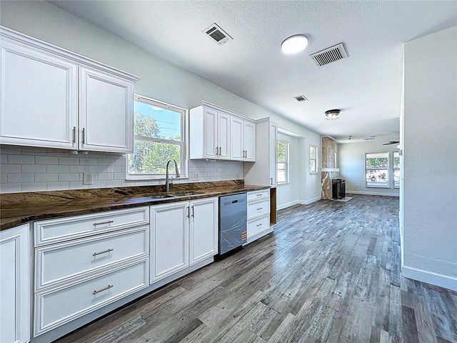 313 JEFFERSON AVENUE S, Oldsmar, FL 34677