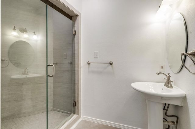 2825 Reagan Street A, Dallas, TX 75219