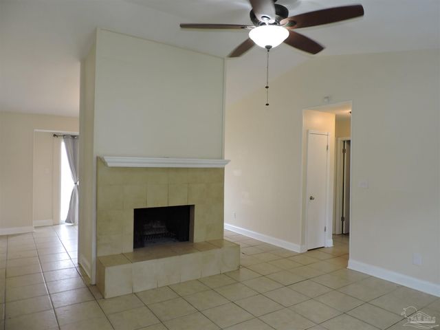 4407 Eastpointe Dr, Pensacola, FL 32514