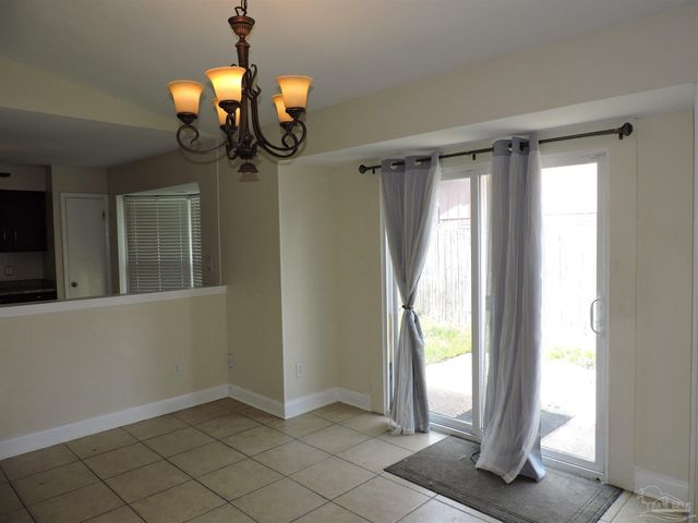 4407 Eastpointe Dr, Pensacola, FL 32514