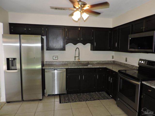 4407 Eastpointe Dr, Pensacola, FL 32514