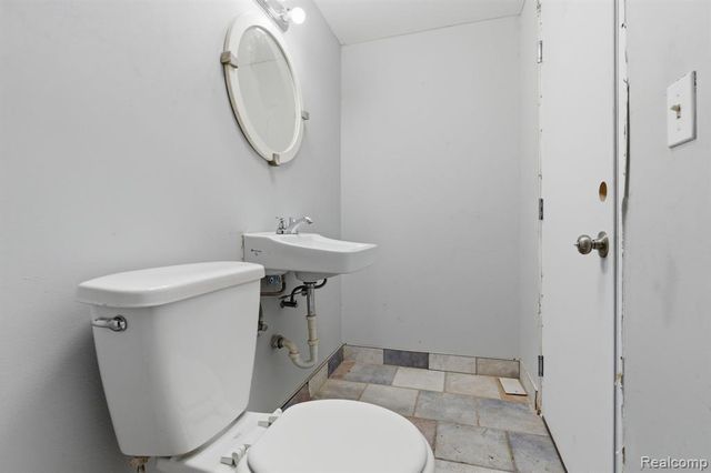 16666 James Couzens Freeway, Detroit, MI 48221