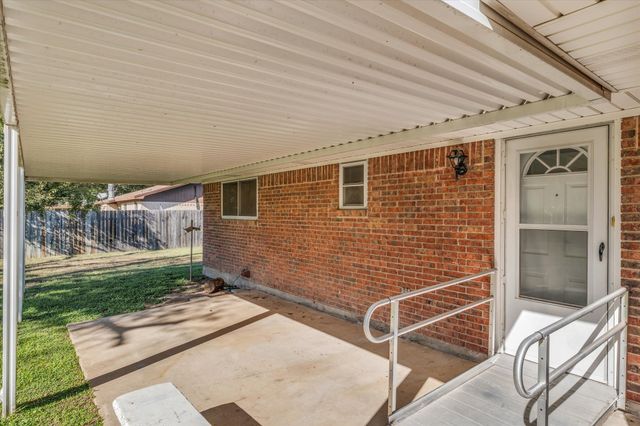 1325 Crow Drive, Waco, TX 76705