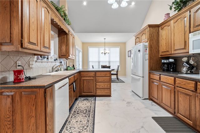 6 Luncarty Lane, Bella Vista, AR 72715