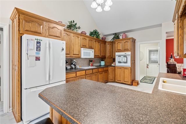 6 Luncarty Lane, Bella Vista, AR 72715