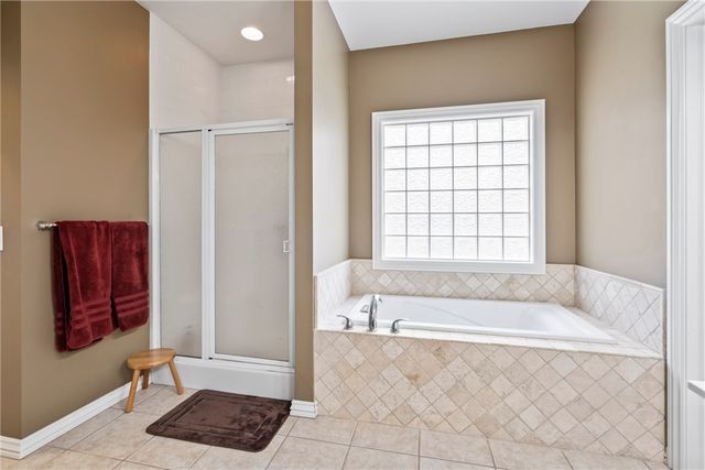 6 Luncarty Lane, Bella Vista, AR 72715